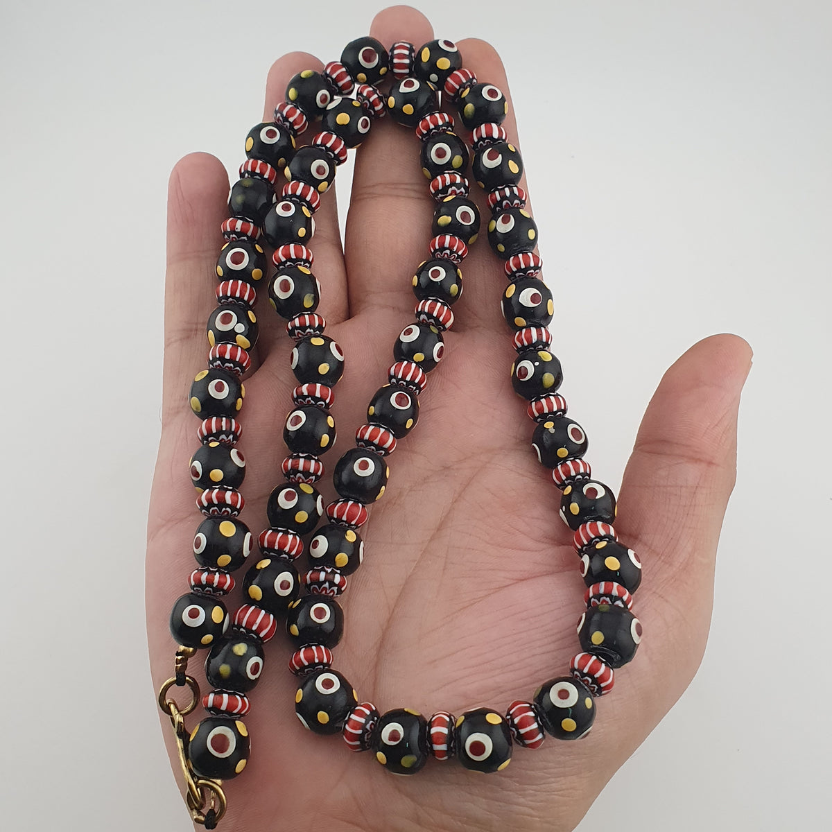 Collier de perles de verre millefiori et chevrons de style vénitien vintage