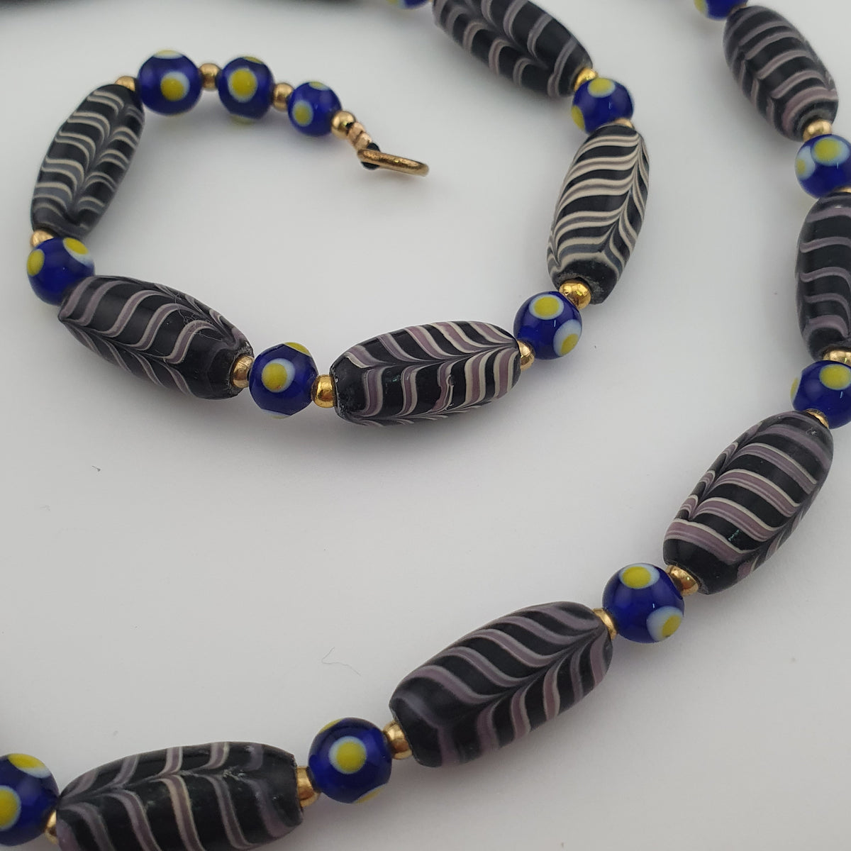 Vintage Venetian Style Feather Desgin Glass Beads Necklace