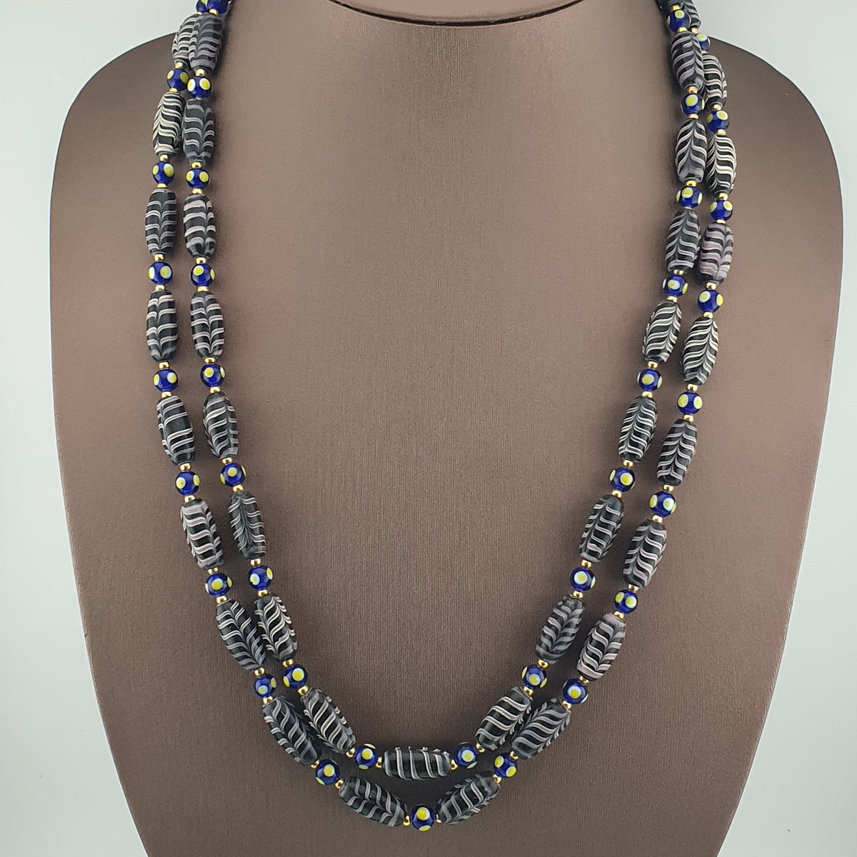 Vintage Venetian Style Feather Desgin Glass Beads Necklace