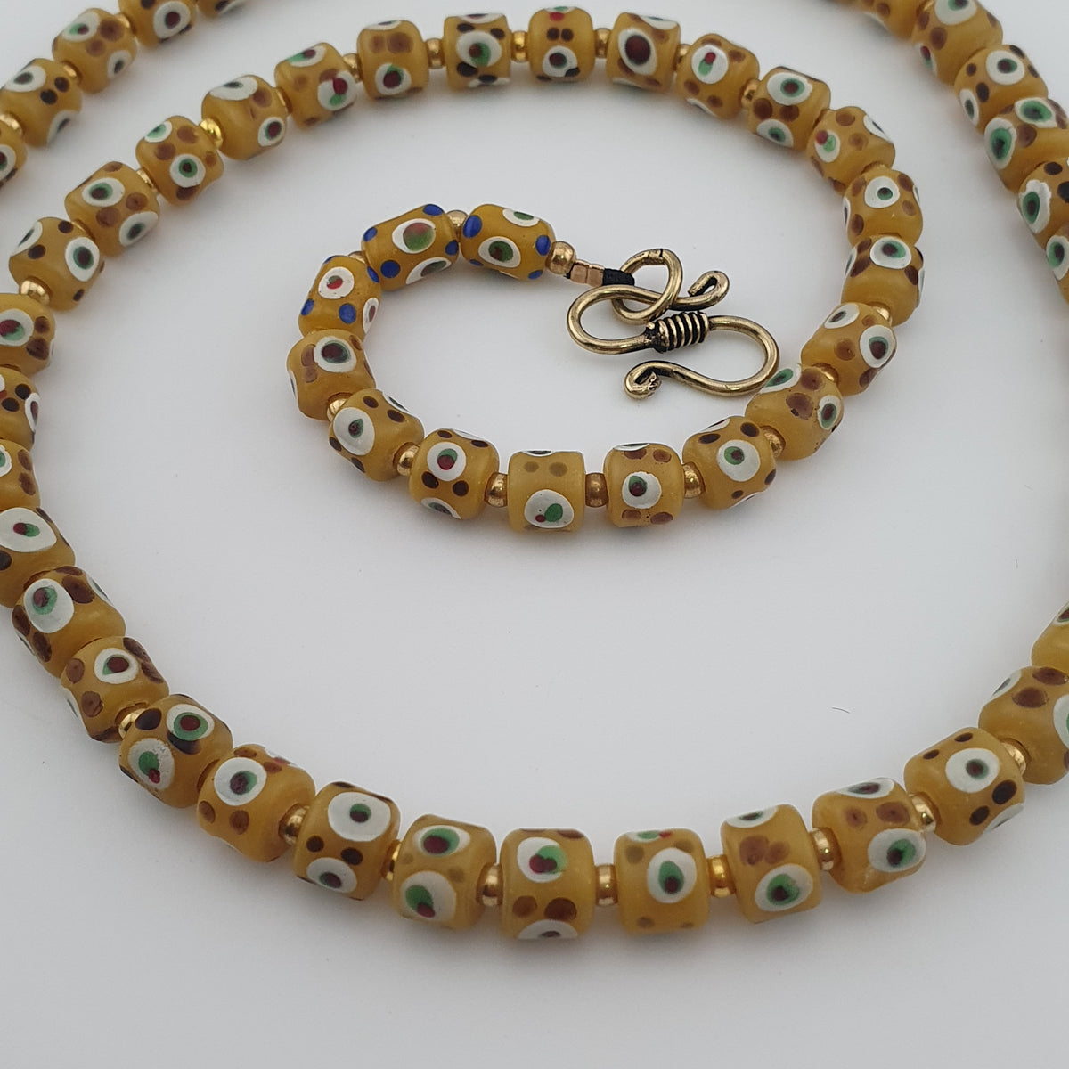 Collier de perles de verre style vénitien vintage, petits yeux