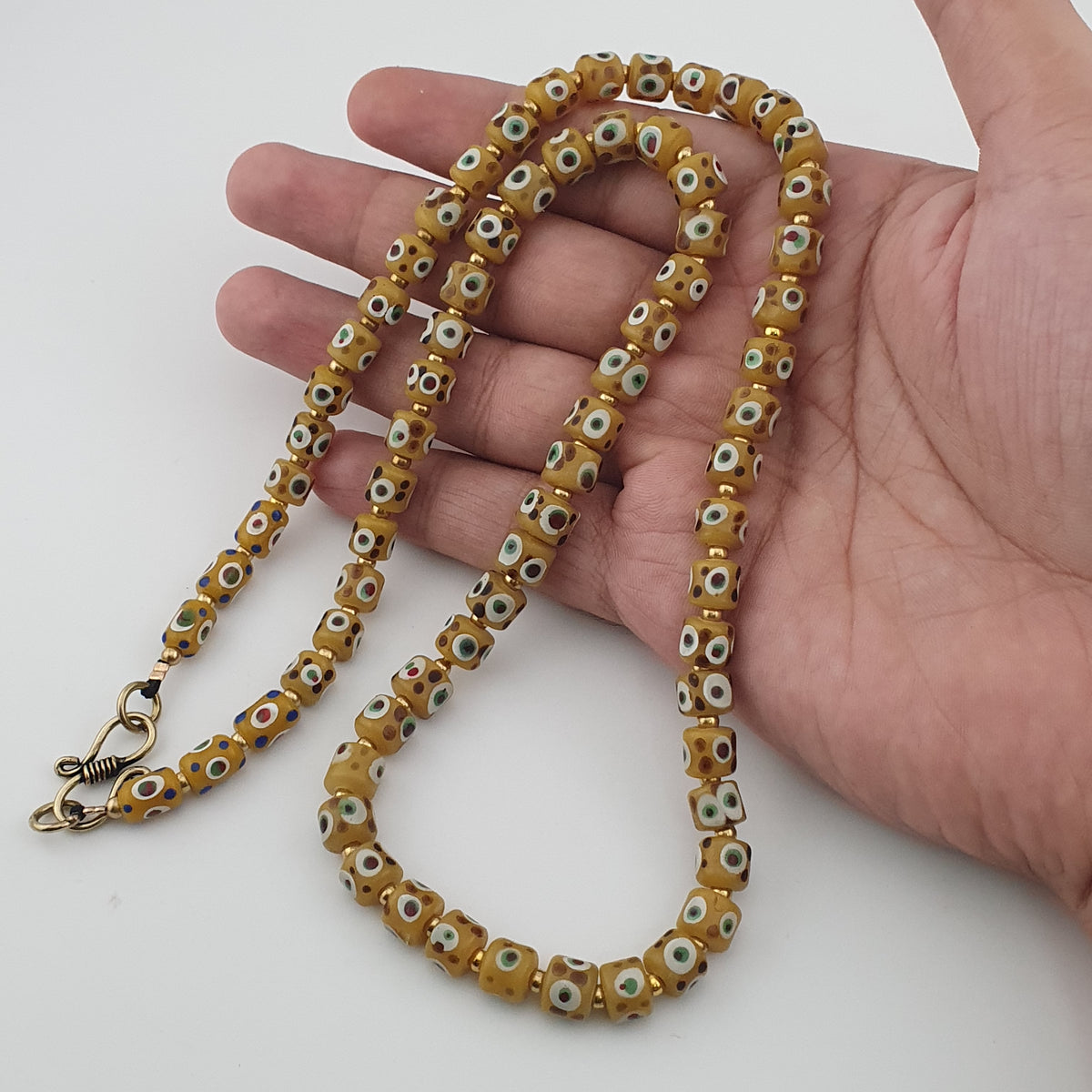 Collier de perles de verre style vénitien vintage, petits yeux