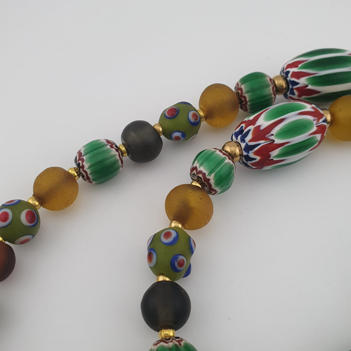 Collier de perles de verre style africain vénitien vintage mélangé