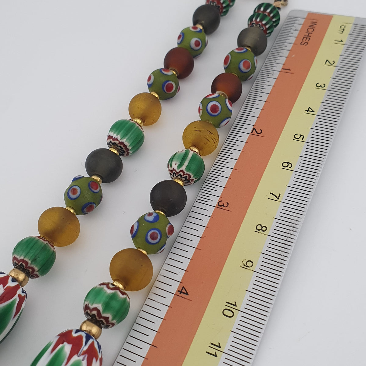Collier de perles de verre style africain vénitien vintage mélangé