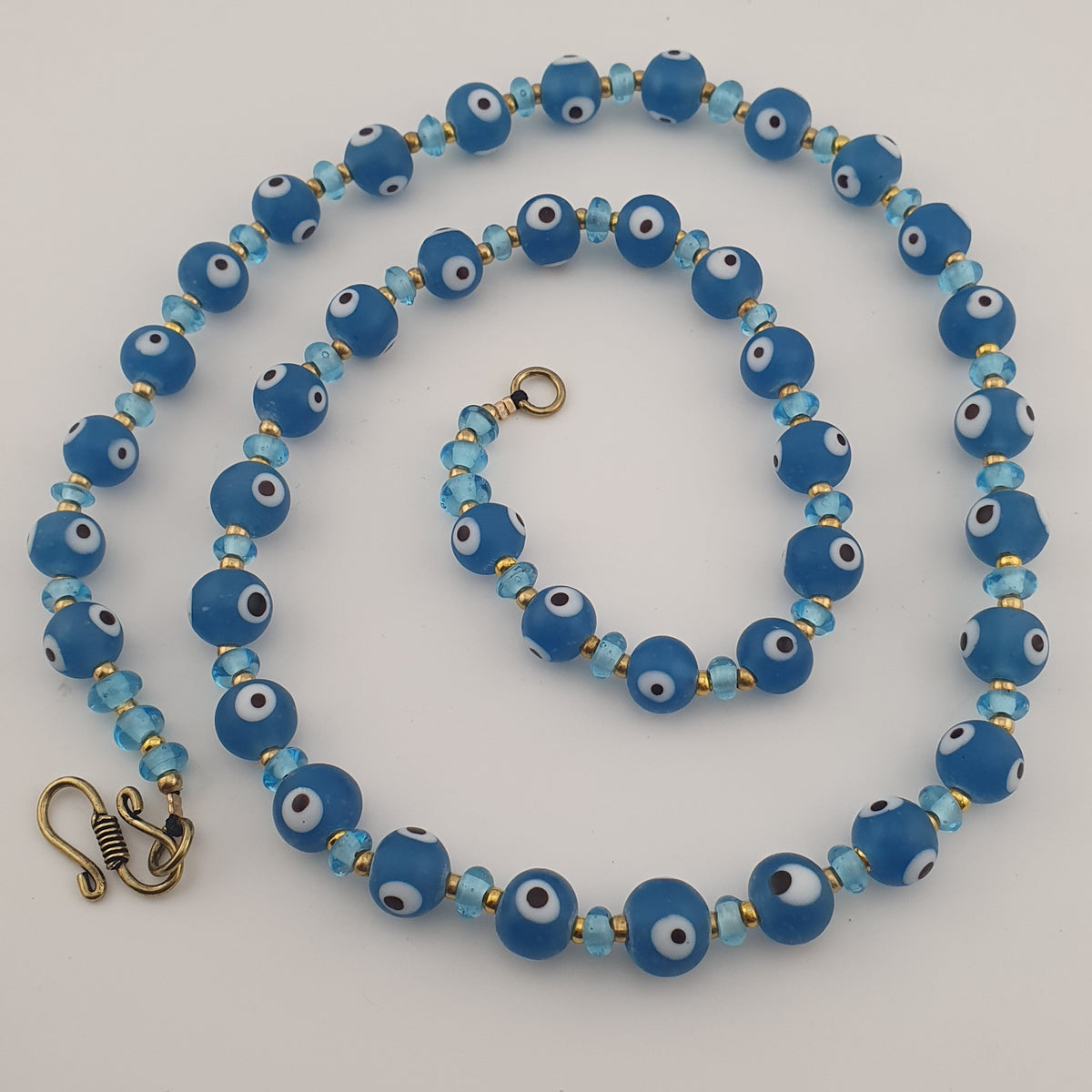 Collier de perles en verre de style vénitien vintage Œil de Turc