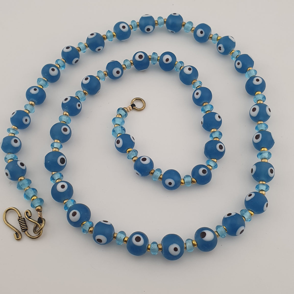 Collier de perles en verre de style vénitien vintage Œil de Turc