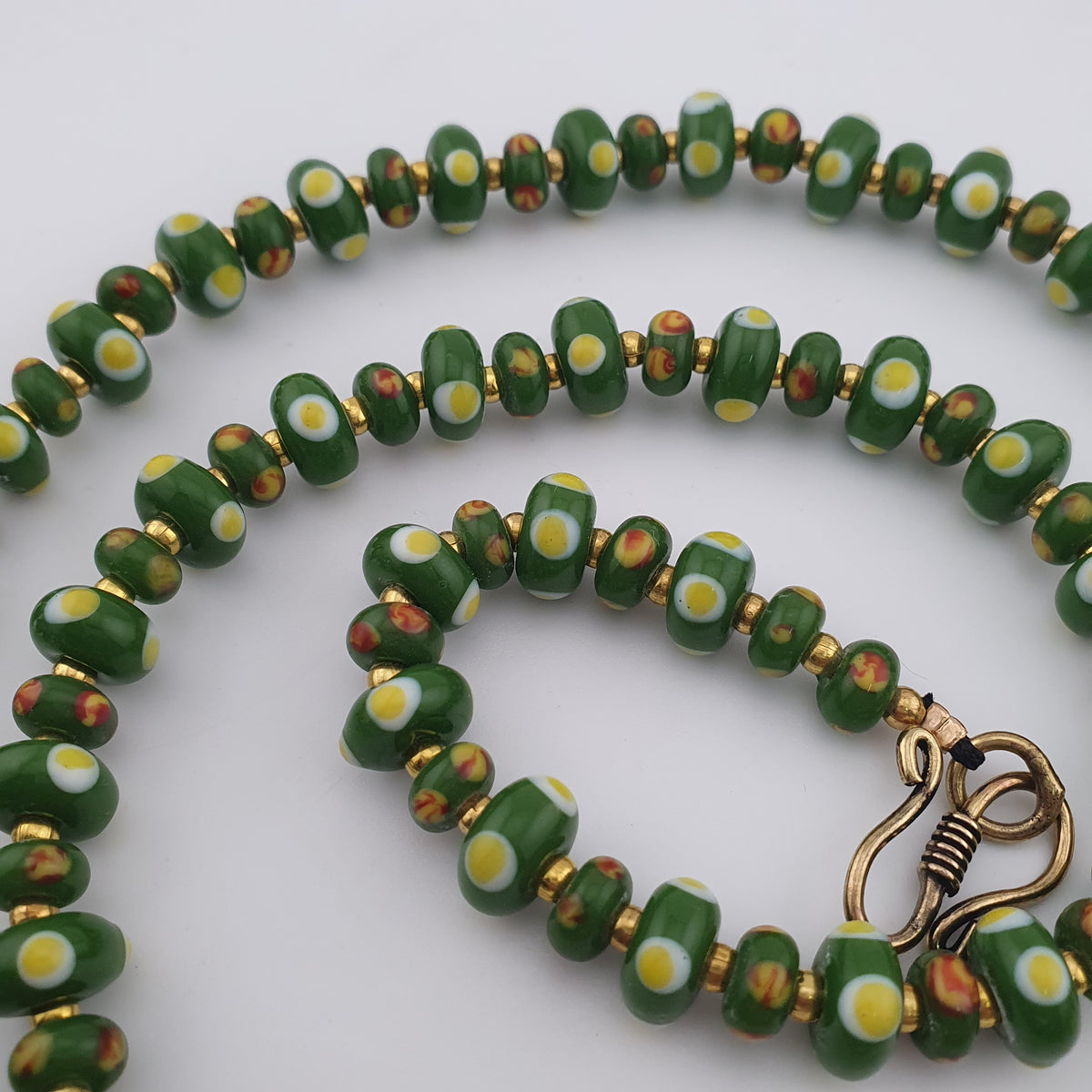 Vintage Venetian Style Green Eyes Tire Shape Glass Beads Necklace