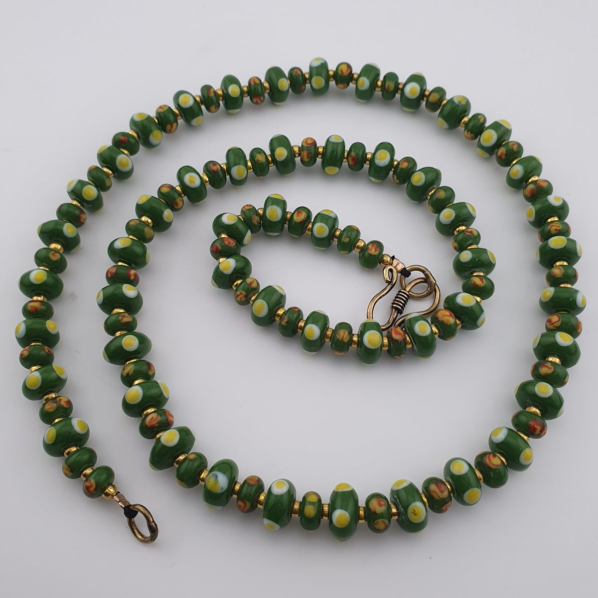 Vintage Venetian Style Green Eyes Tire Shape Glass Beads Necklace