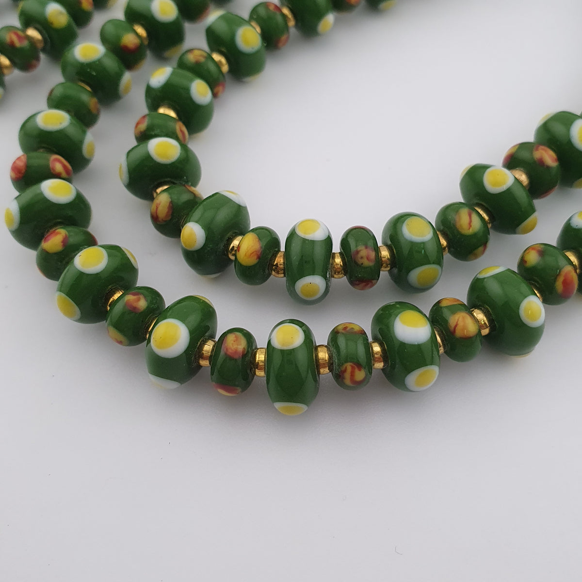 Vintage Venetian Style Green Eyes Tire Shape Glass Beads Necklace