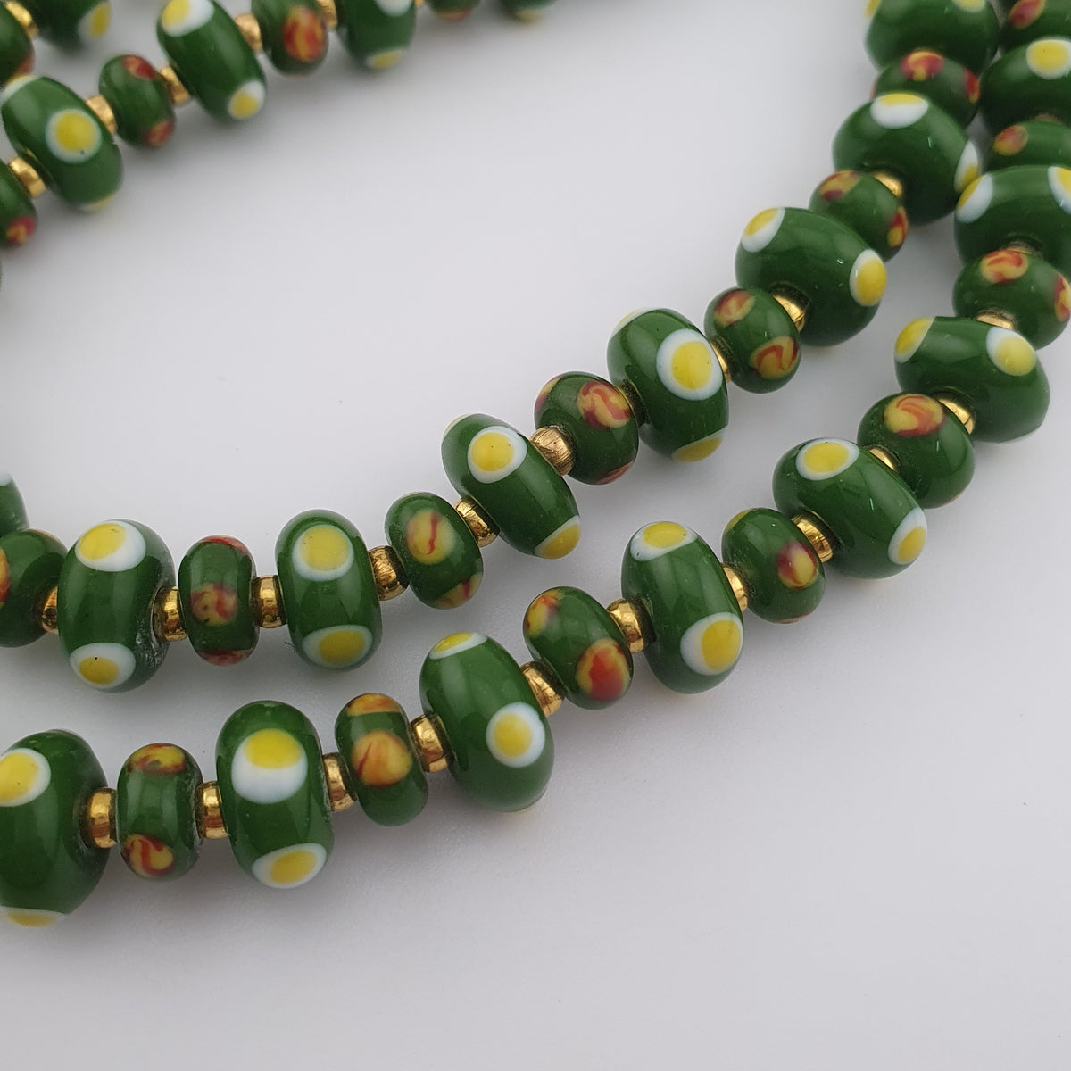 Vintage Venetian Style Green Eyes Tire Shape Glass Beads Necklace