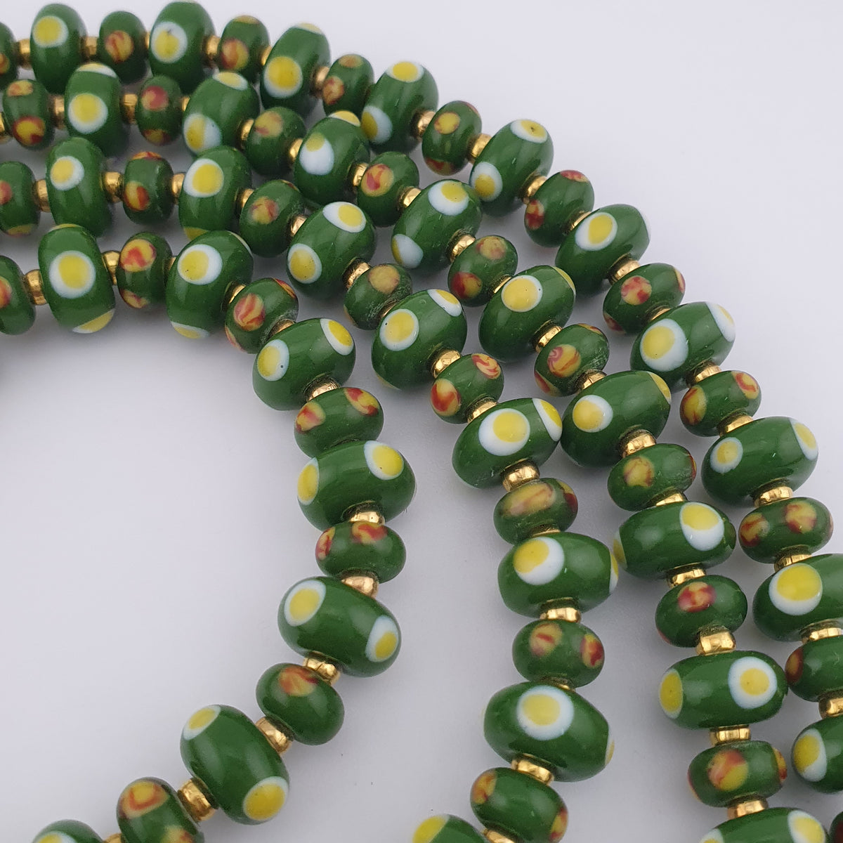 Vintage Venetian Style Green Eyes Tire Shape Glass Beads Necklace