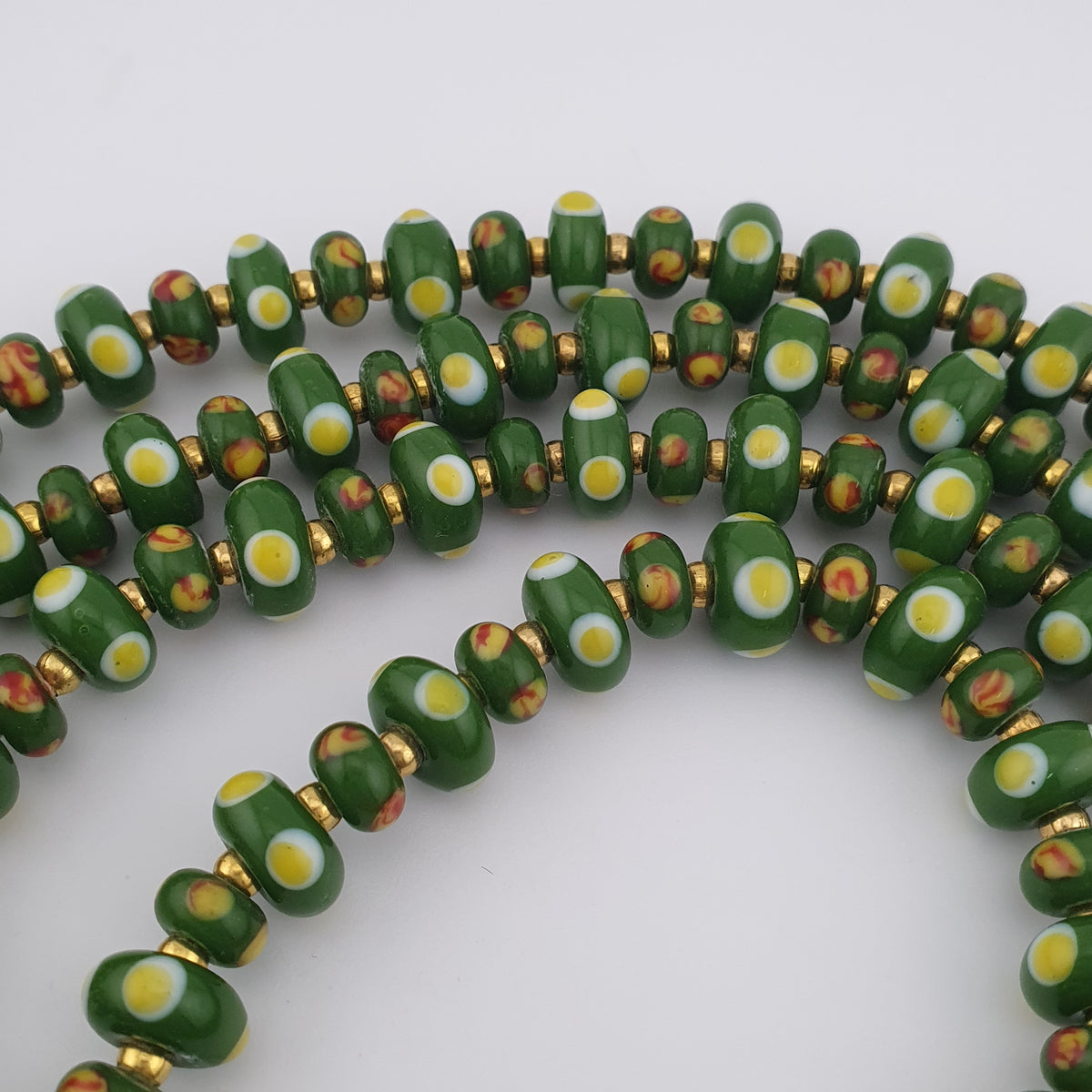 Vintage Venetian Style Green Eyes Tire Shape Glass Beads Necklace