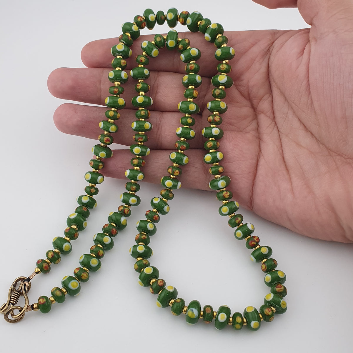 Vintage Venetian Style Green Eyes Tire Shape Glass Beads Necklace
