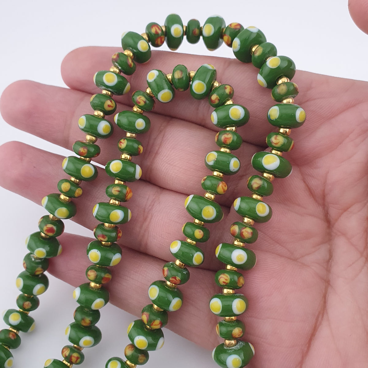 Vintage Venetian Style Green Eyes Tire Shape Glass Beads Necklace