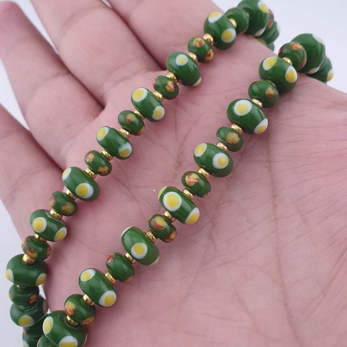 Vintage Venetian Style Green Eyes Tire Shape Glass Beads Necklace