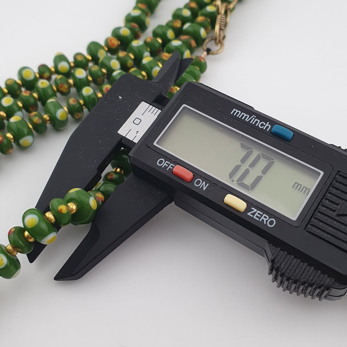 Vintage Venetian Style Green Eyes Tire Shape Glass Beads Necklace