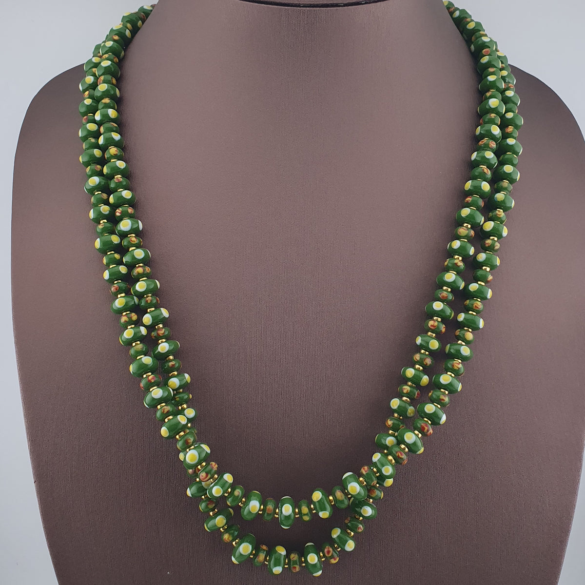 Vintage Venetian Style Green Eyes Tire Shape Glass Beads Necklace