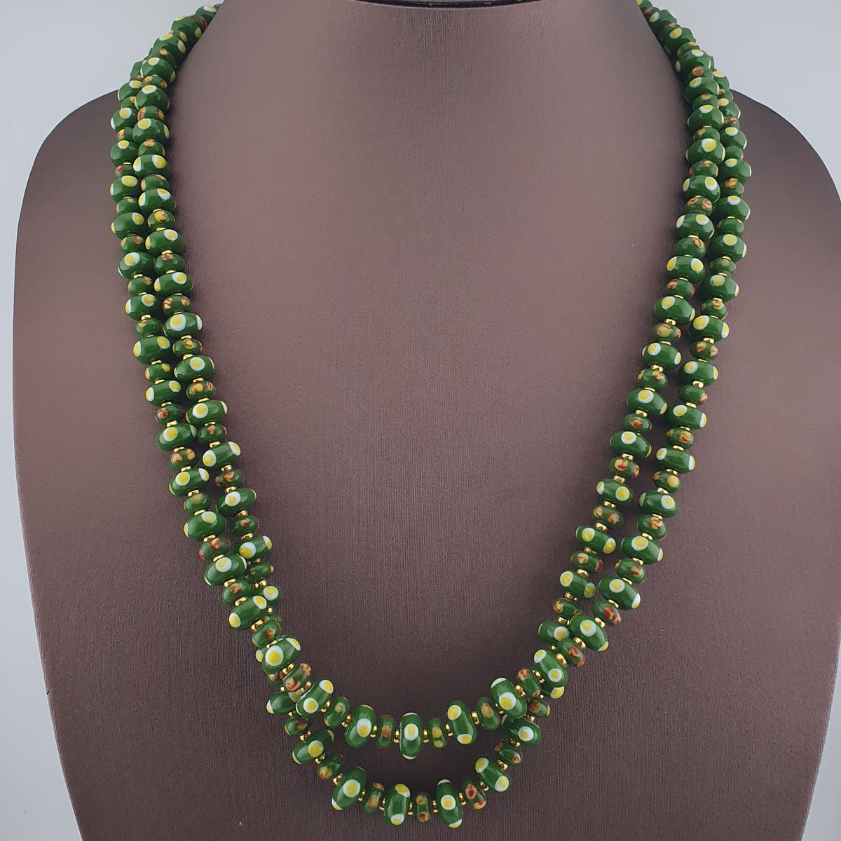 Vintage Venetian Style Green Eyes Tire Shape Glass Beads Necklace
