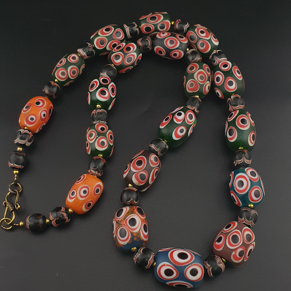 Collier en perles de verre de style vénitien antique, grosses perles
