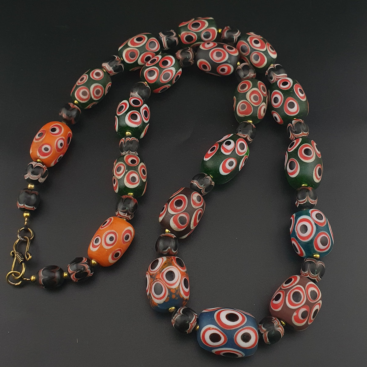 Collier en perles de verre de style vénitien antique, grosses perles
