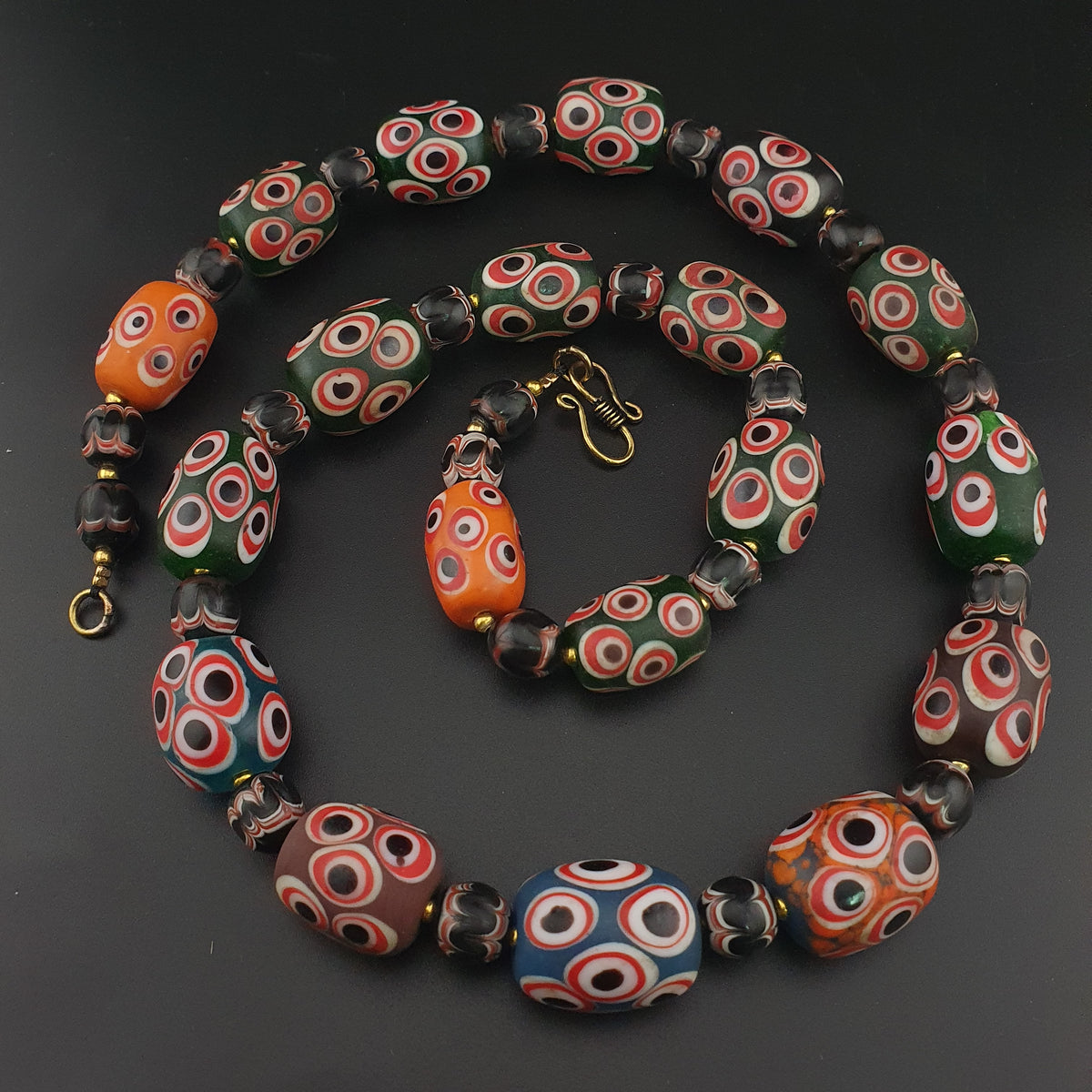 Collier en perles de verre de style vénitien antique, grosses perles