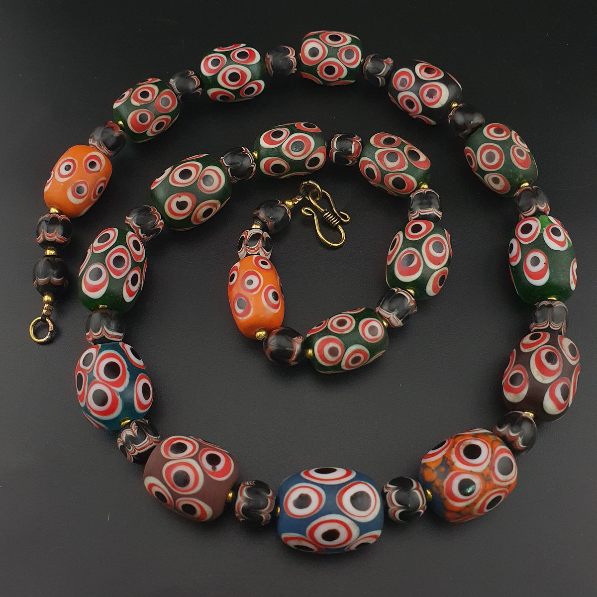Collier en perles de verre de style vénitien antique, grosses perles