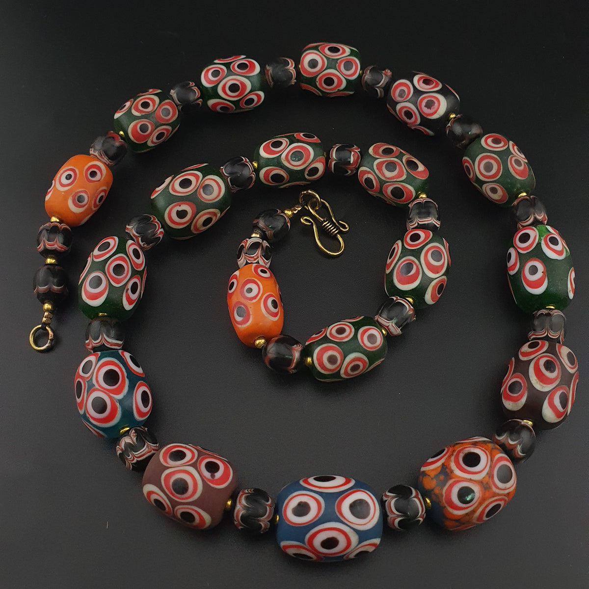 Collier en perles de verre de style vénitien antique, grosses perles