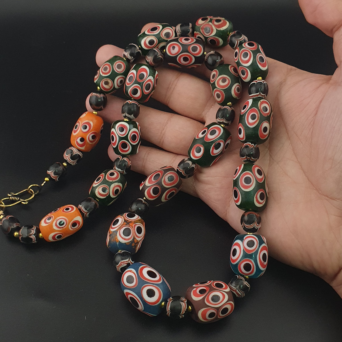 Collier en perles de verre de style vénitien antique, grosses perles