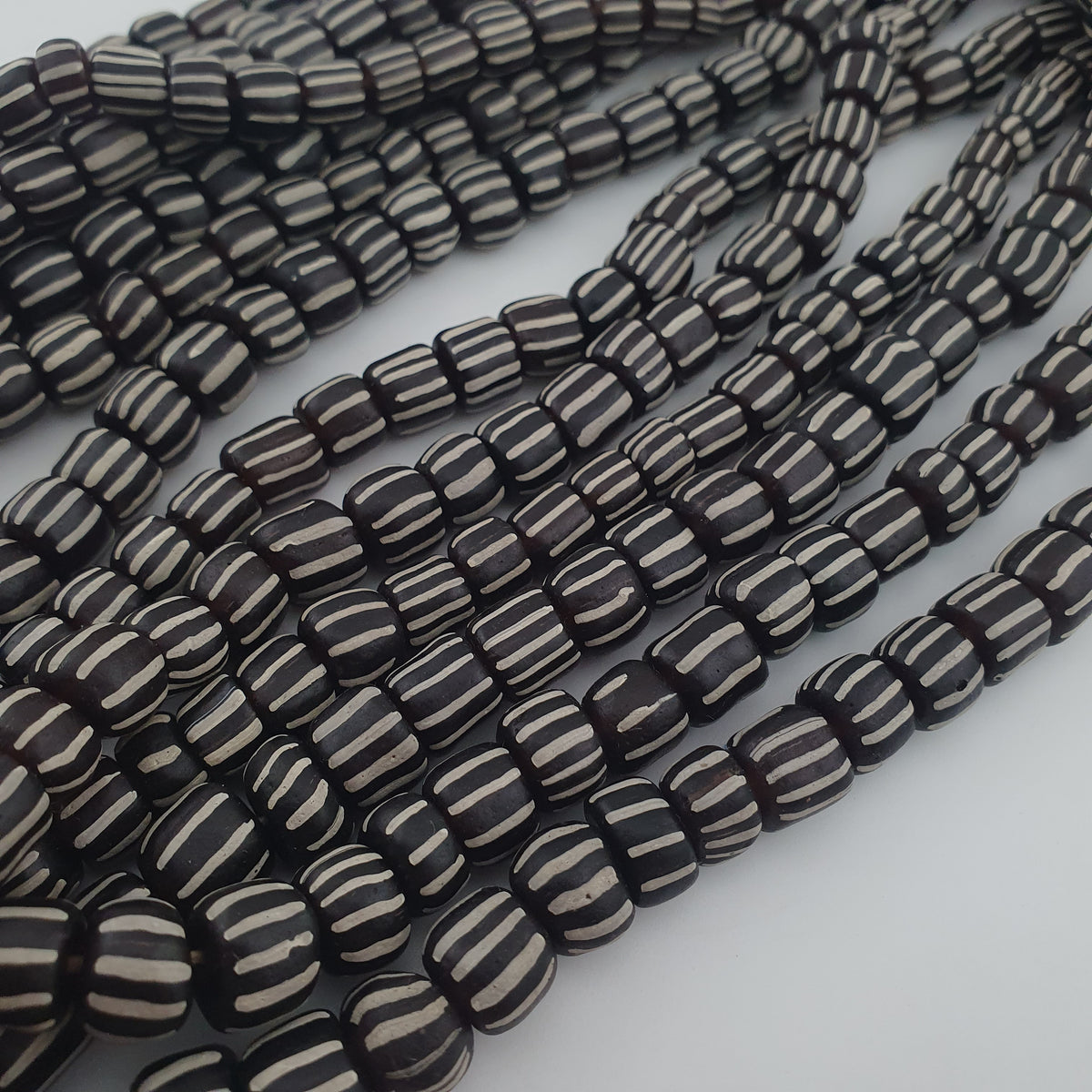 Vintage African Style White Stripe 10mm - 10.9mm Glass Beads necklace Strand