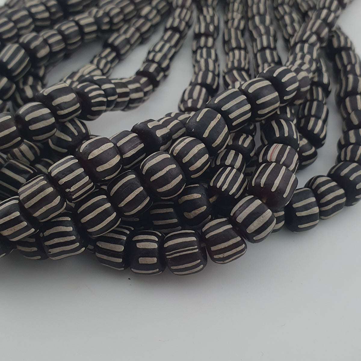 Vintage African Style White Stripe 10mm - 10.9mm Glass Beads necklace Strand
