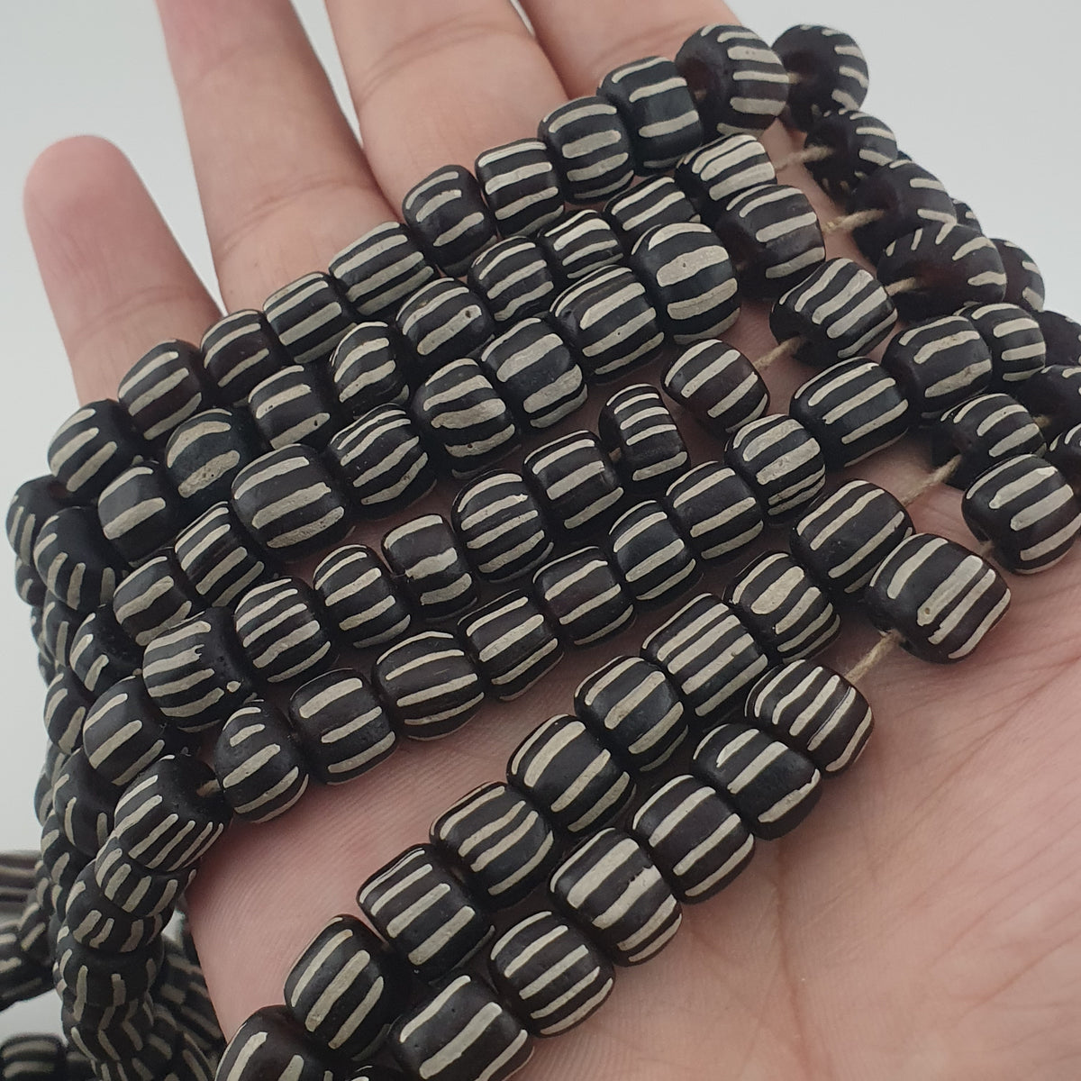 Vintage African Style White Stripe 10mm - 10.9mm Glass Beads necklace Strand
