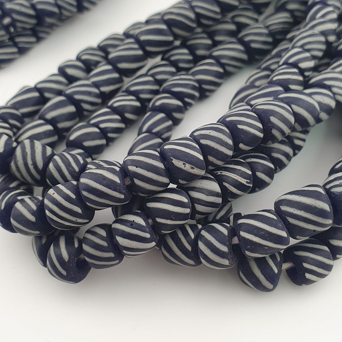 Vintage African white Stripe Black 7.0mm - 7.3mm Glass Beads Necklace