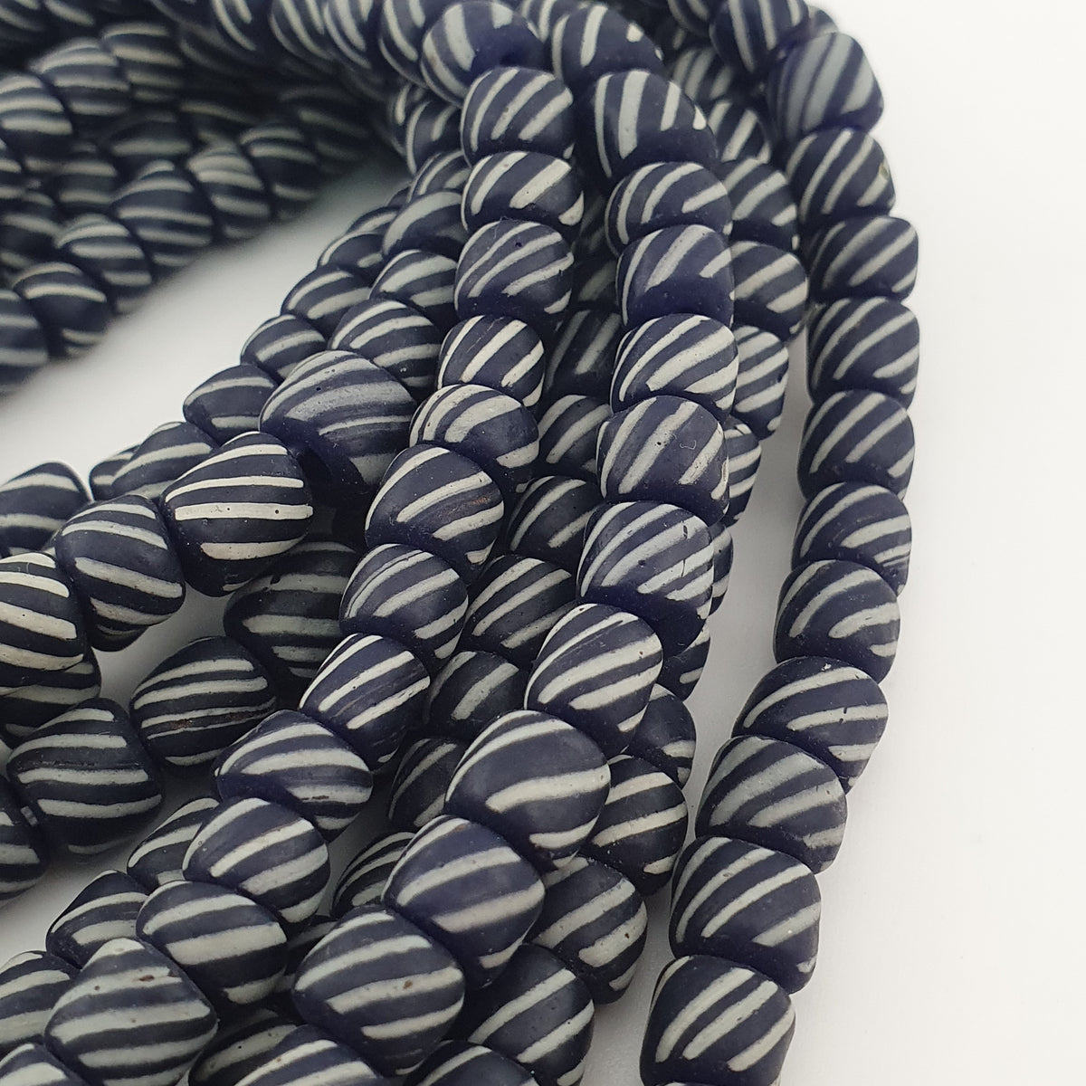 Vintage African white Stripe Black 7.0mm - 7.3mm Glass Beads Necklace