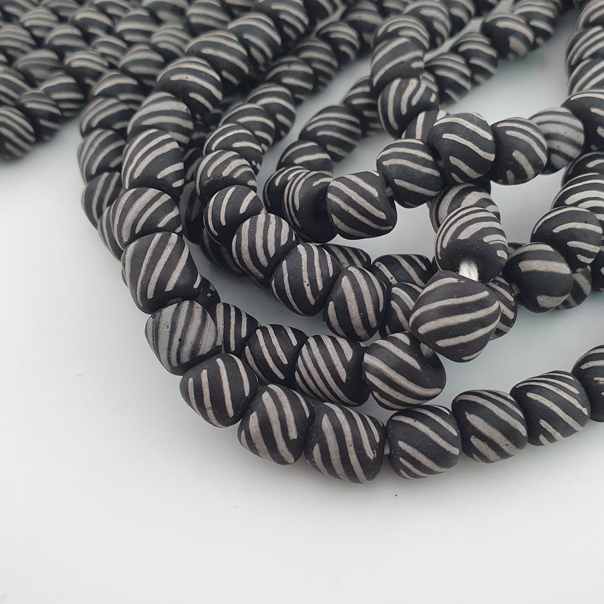Vintage African Style White Stripe Black 8.2mm - 8.5mm Glass Beads Necklace Strand