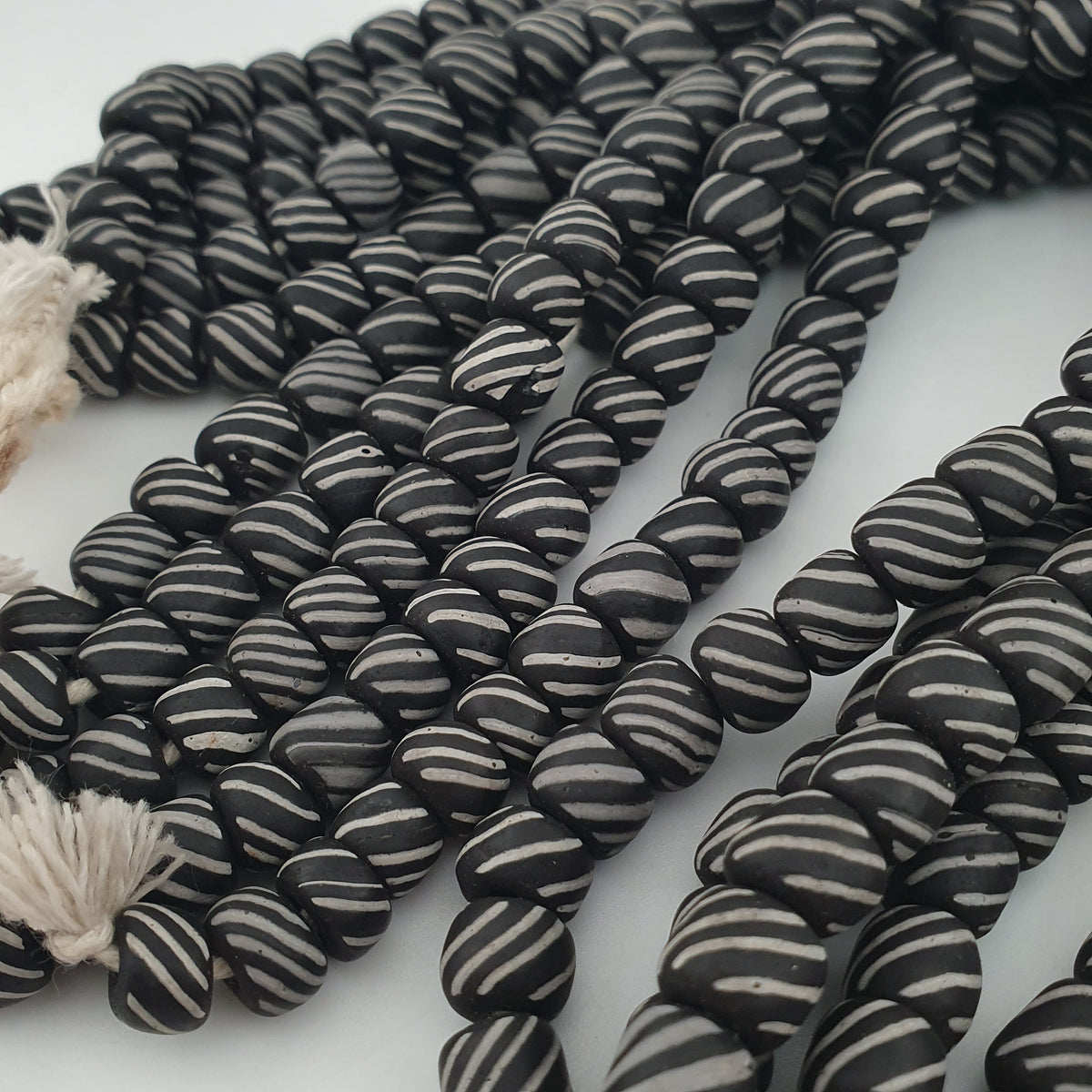 Vintage African Style White Stripe Black 8.2mm - 8.5mm Glass Beads Necklace Strand