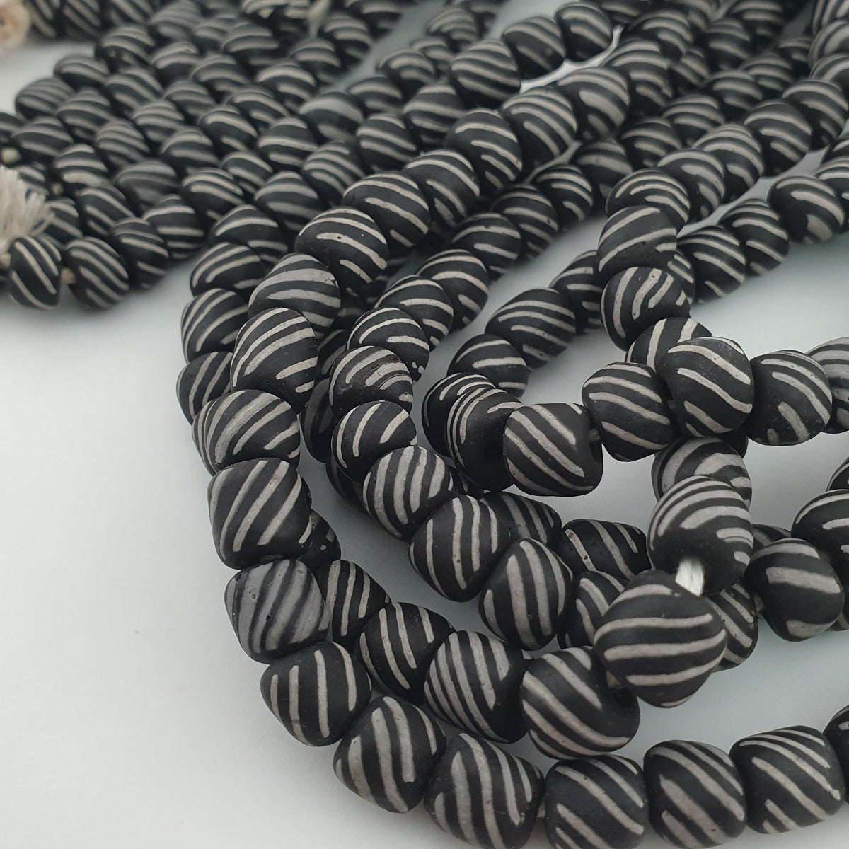 Vintage African Style White Stripe Black 8.2mm - 8.5mm Glass Beads Necklace Strand