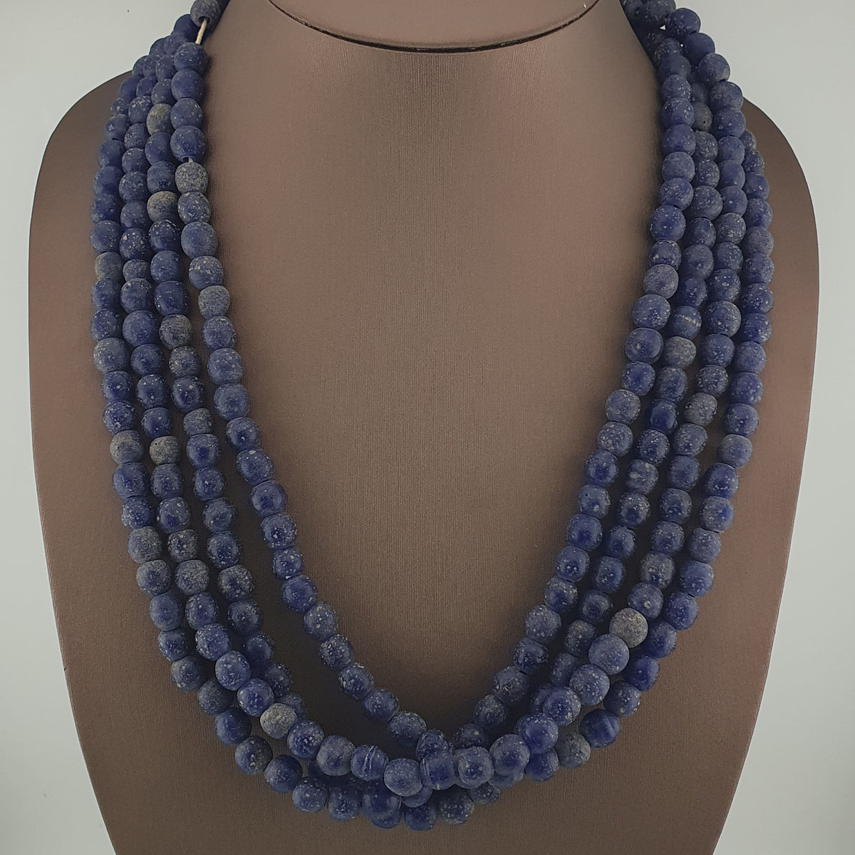 Stränge aus antik anmutenden, kobaltblauen Glasperlen im afrikanischen Stil, 9-10mm