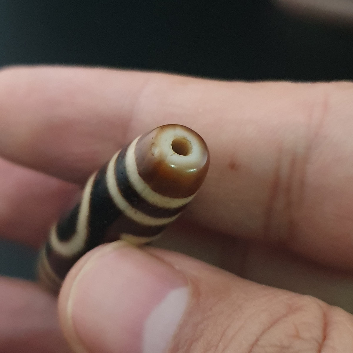 Pendentif amulette Dzi en agate tibétaine himalayenne antique œil carré rond