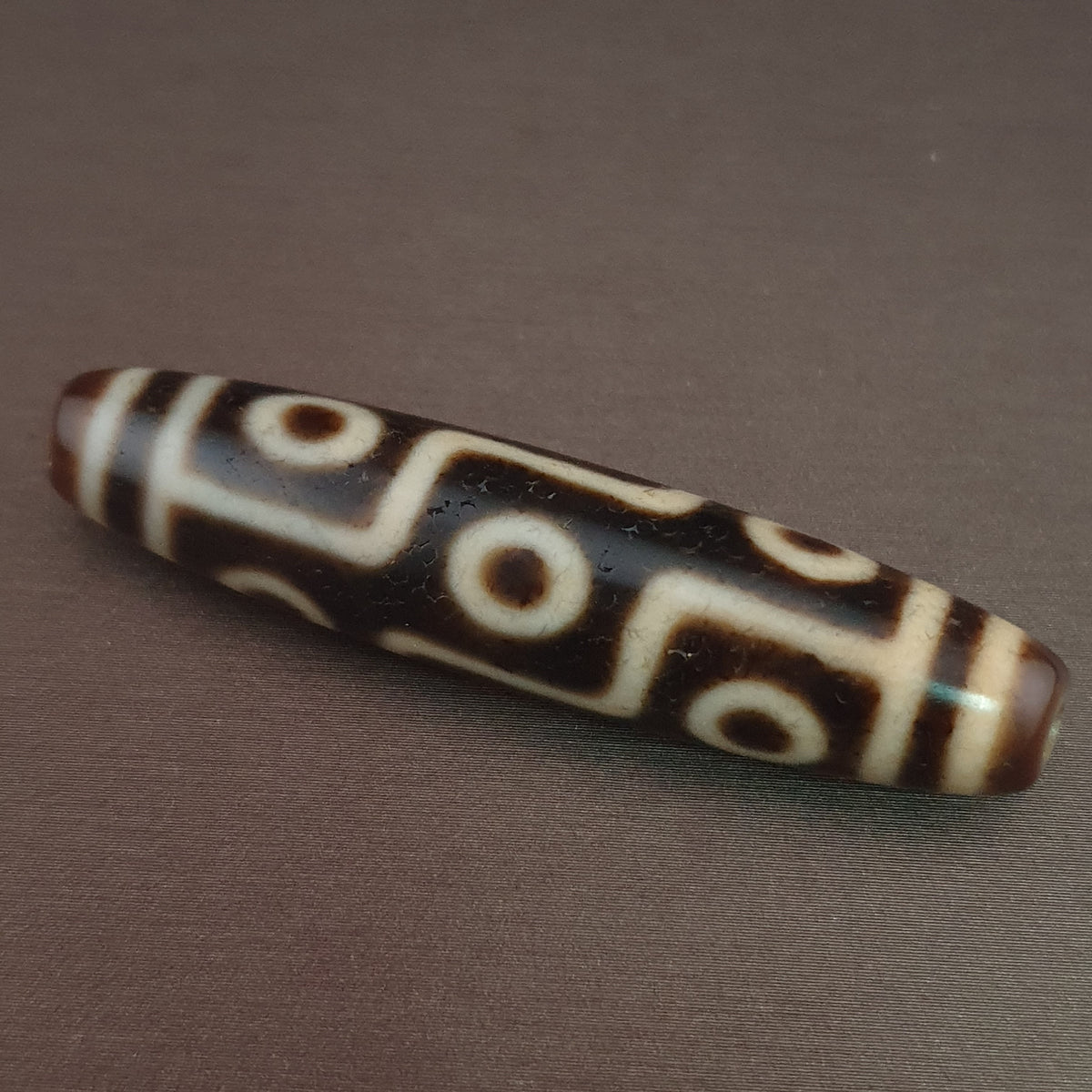 Pendentif amulette ancienne en perle tibétaine Agate Dzi 9 yeux de l'Himalaya