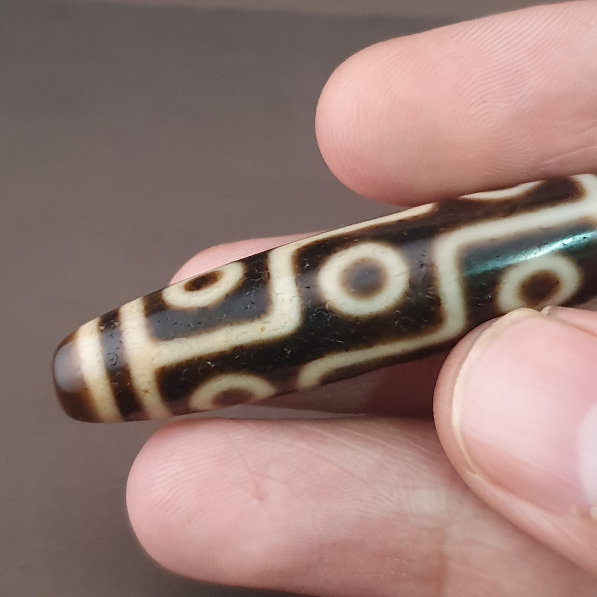 Pendentif amulette ancienne en perle tibétaine Agate Dzi 9 yeux de l'Himalaya