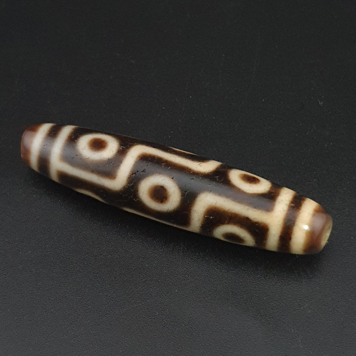 Pendentif amulette ancienne en perle tibétaine Agate Dzi 9 yeux de l'Himalaya