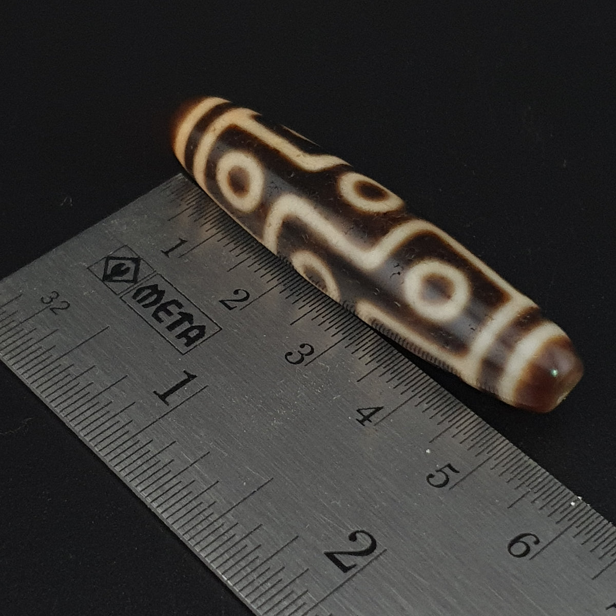 Pendentif amulette ancienne en perle tibétaine Agate Dzi 9 yeux de l'Himalaya