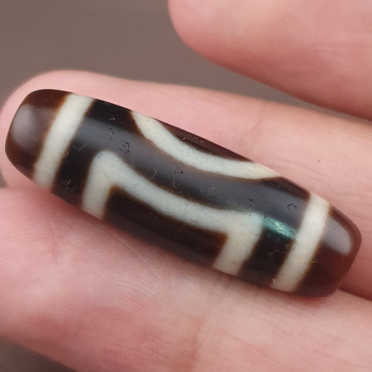 Pendentif amulette perle Dzi en agate antique, cercles et carrés himalayens tibétains