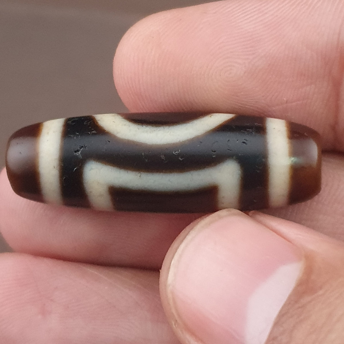 Pendentif amulette perle Dzi en agate antique, cercles et carrés himalayens tibétains