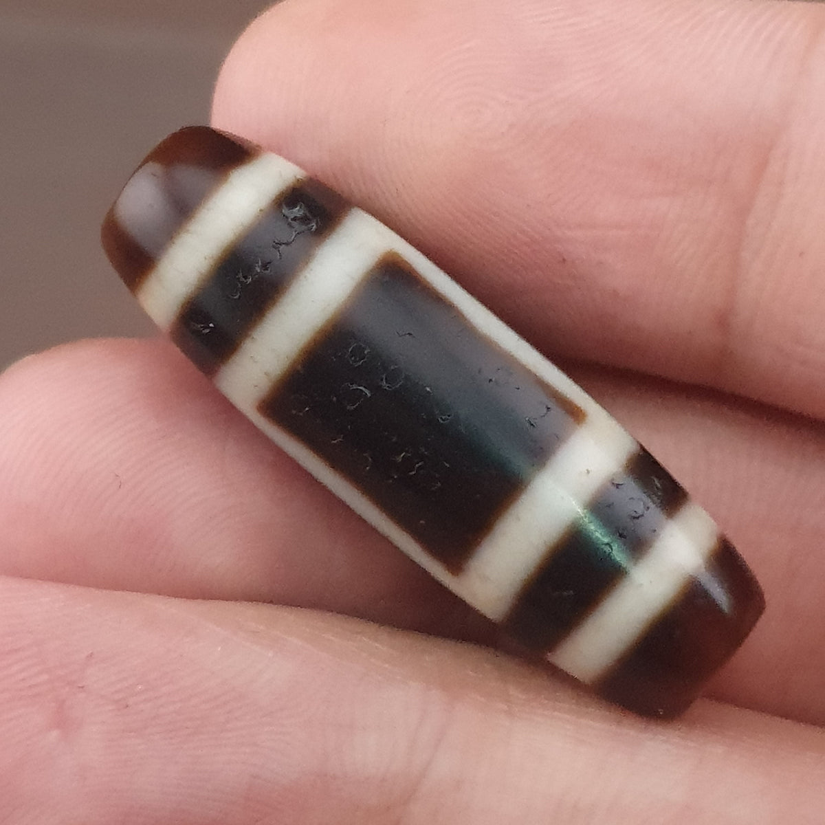 Pendentif amulette perle Dzi en agate antique, cercles et carrés himalayens tibétains