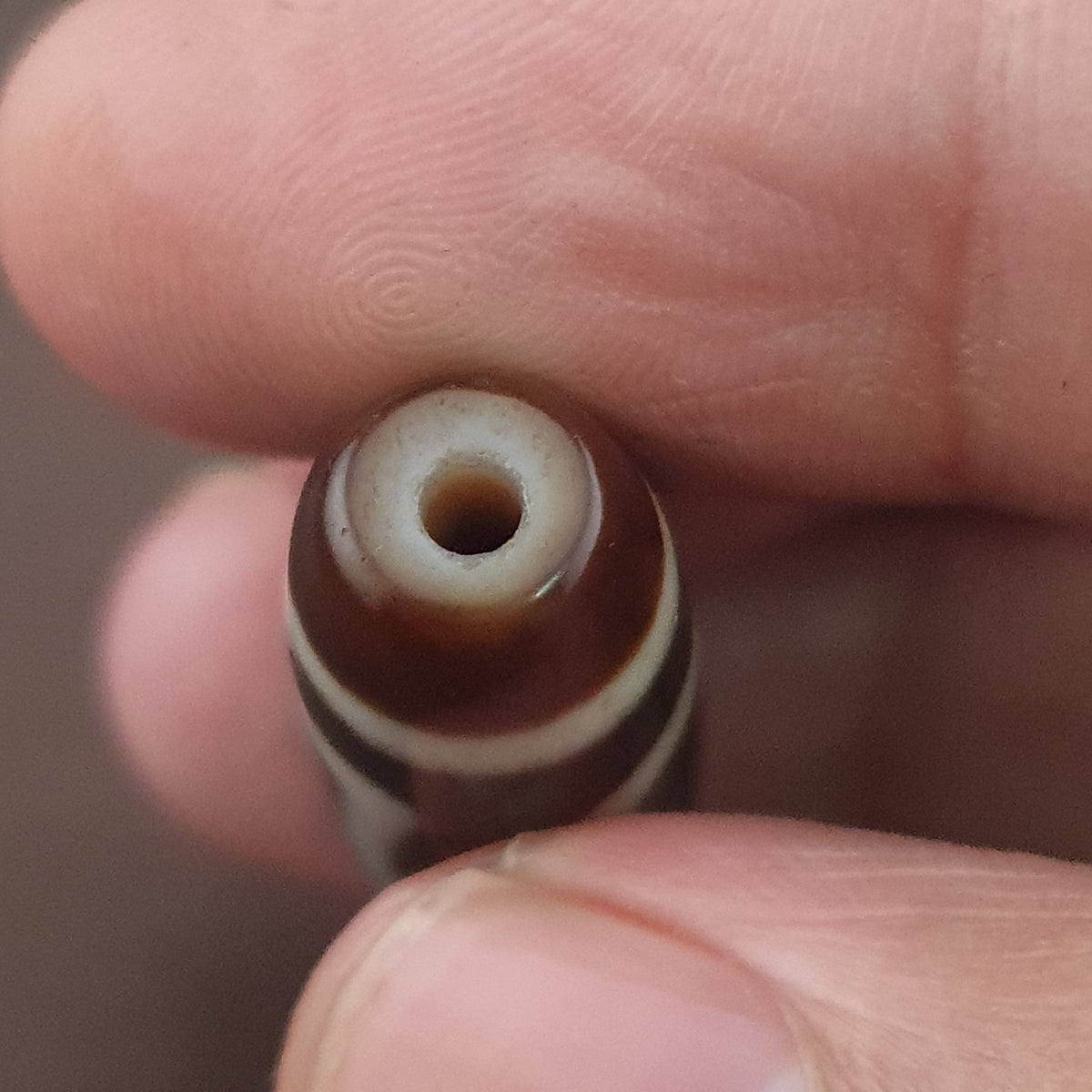 Pendentif amulette perle Dzi en agate antique, cercles et carrés himalayens tibétains