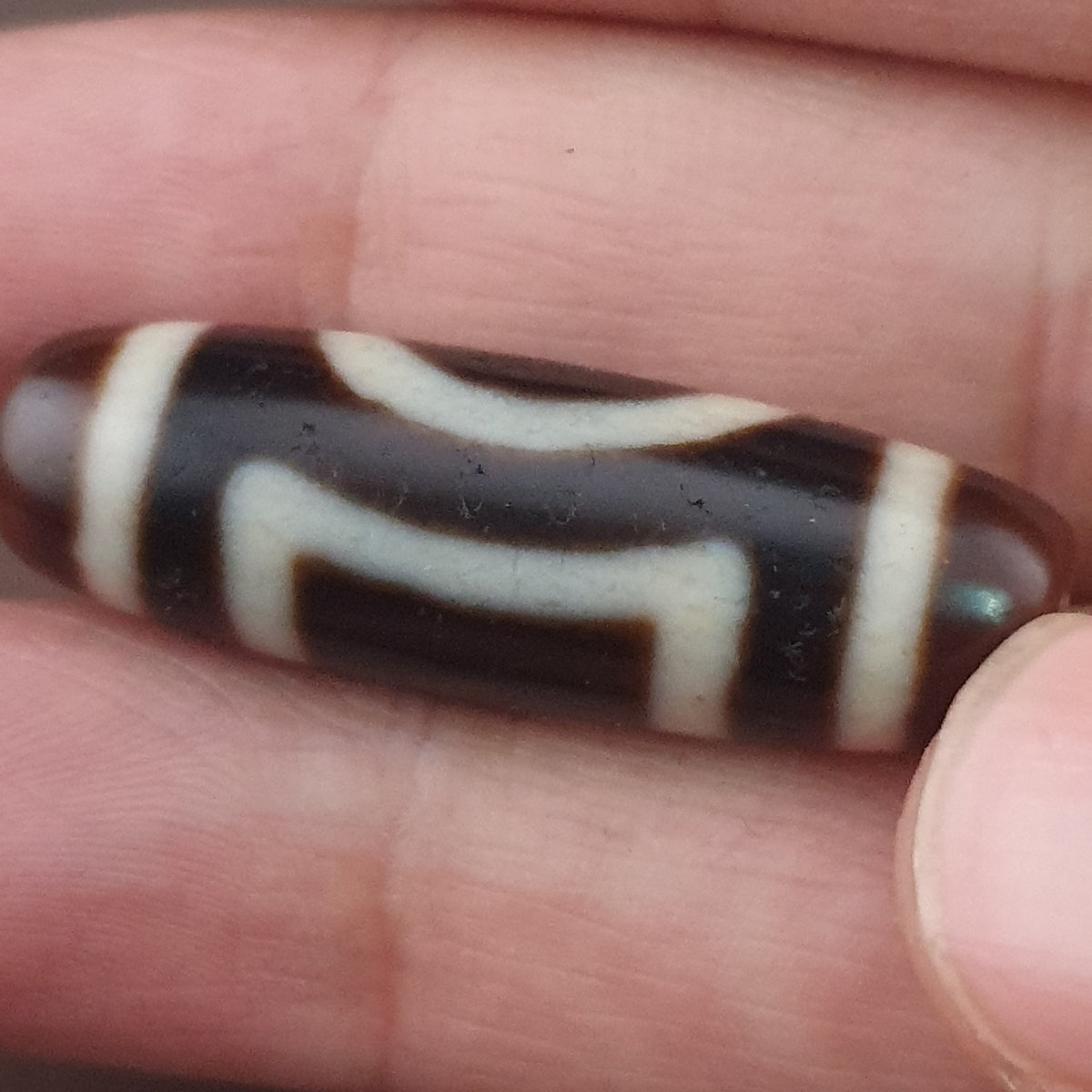 Pendentif amulette perle Dzi en agate antique, cercles et carrés himalayens tibétains