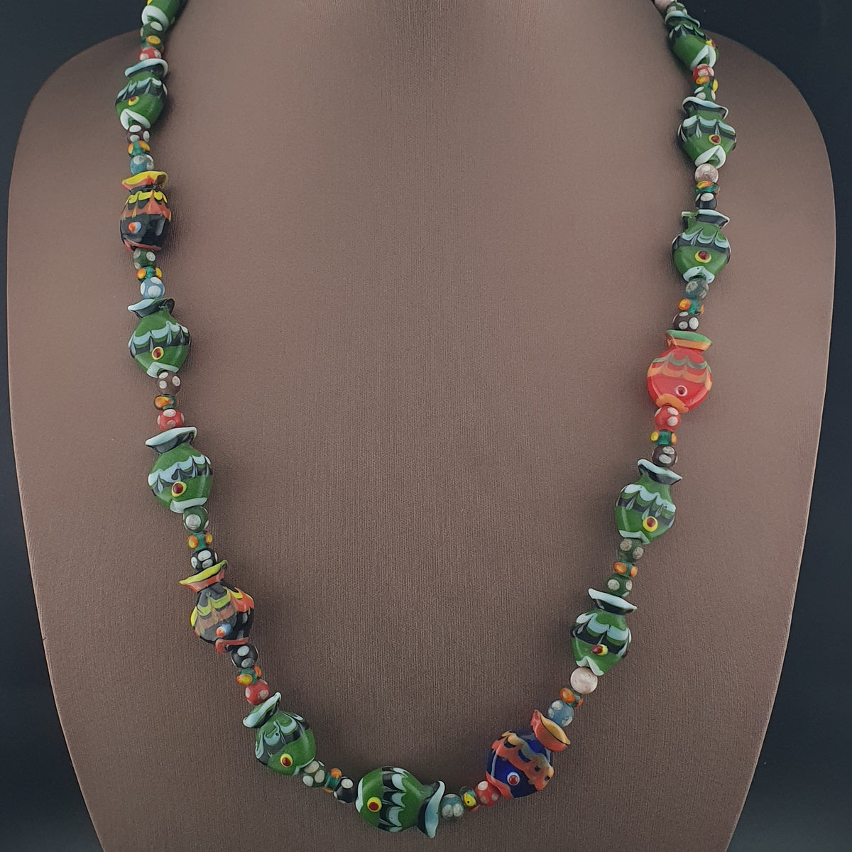 Collier de perles de verre de style vénitien vintage, motif poisson et yeux mélangés