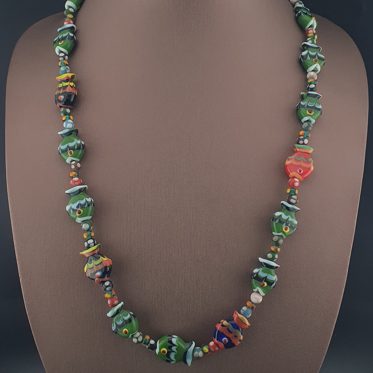 Collier de perles de verre de style vénitien vintage, motif poisson et yeux mélangés