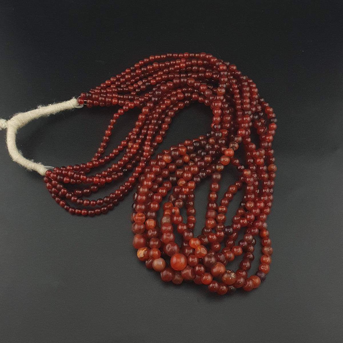 Collier vintage perles africaines agate cornaline rouge multi-rangs du Mali