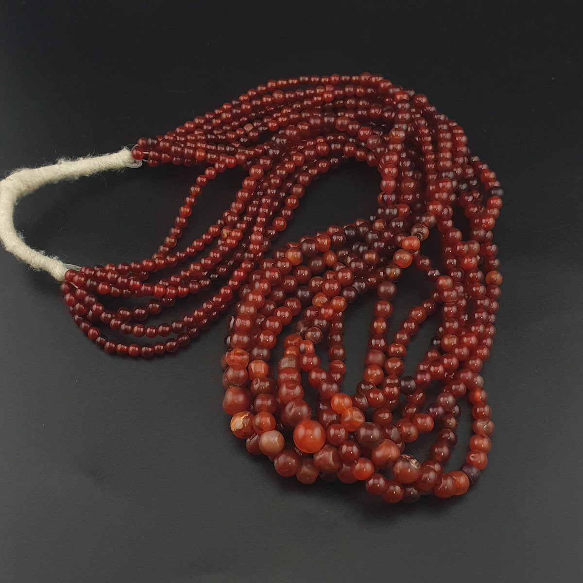 Collier vintage perles africaines agate cornaline rouge multi-rangs du Mali